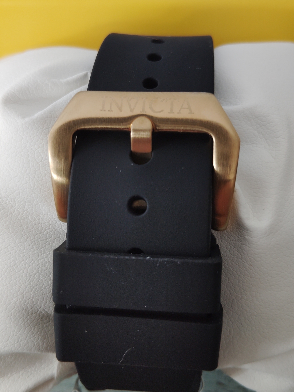 Invicta Racing Vaulthan Men's Black and Gold Chronograph Watch 44mm - Picture 6 of 8